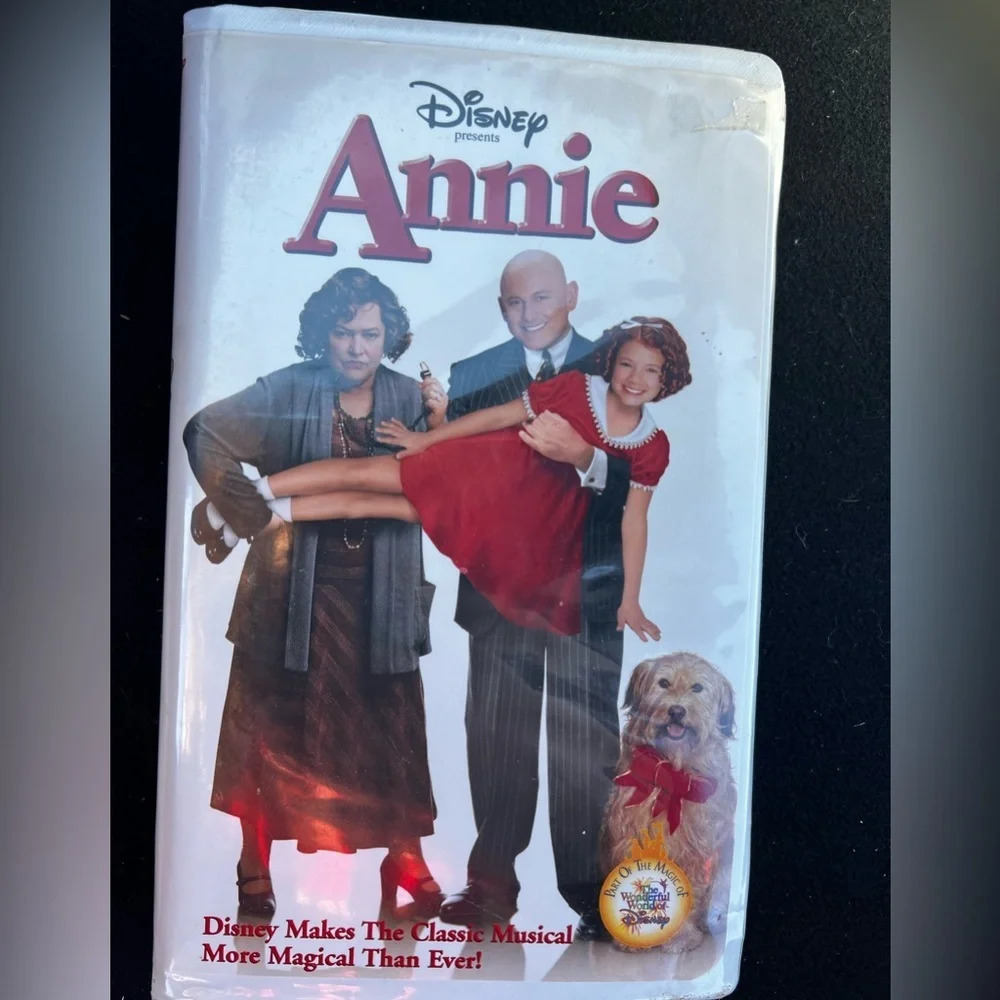 Disney’s “Annie” VHS Tape